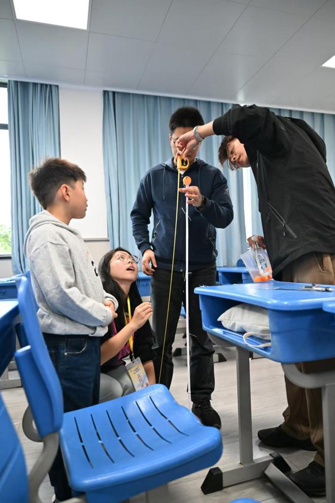 万家庭（次）参与头脑奥林匹克创新学习活动尊龙凯时用智慧和创造力大比拼沪上近18