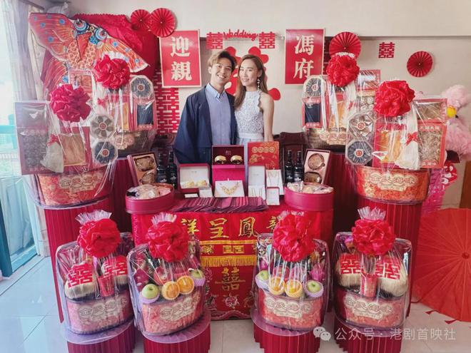 神”将成婚纱相连换4套晚装大晒好身材尊龙凯时人生就是搏平台恭喜！“东张女(图2)